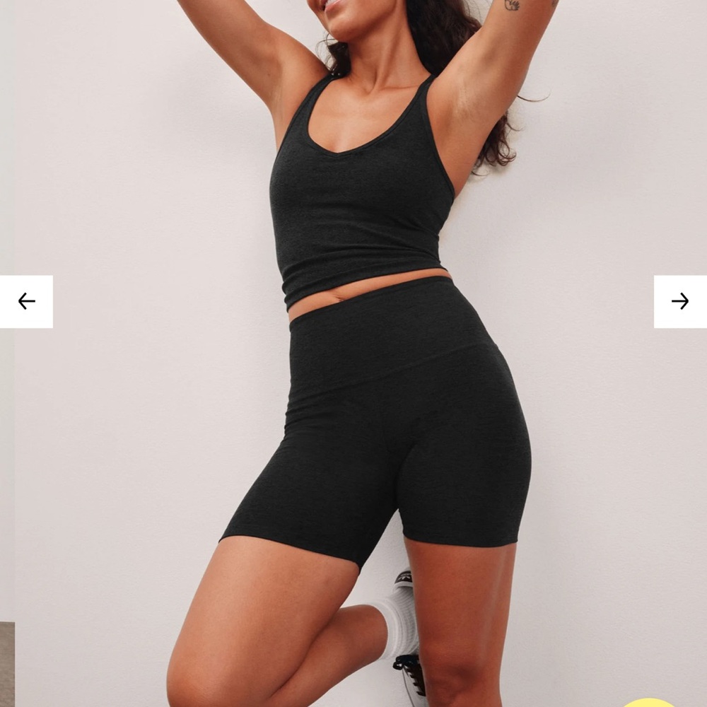Beyond Yoga Black Keep Pace 5" Short